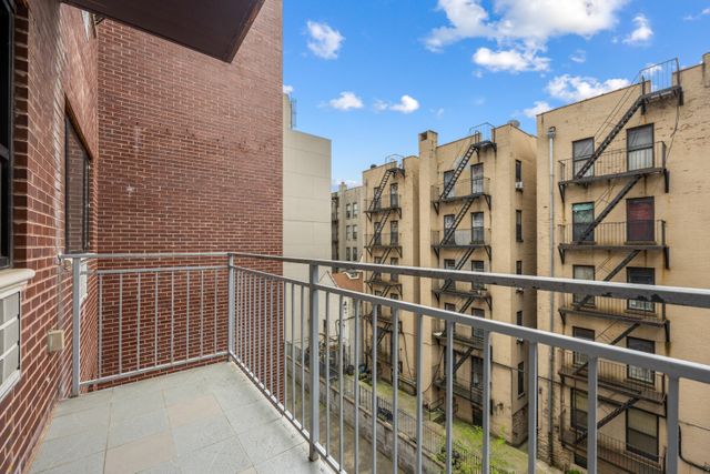456 W 167th St Apt 4D, New York City, NY 10032