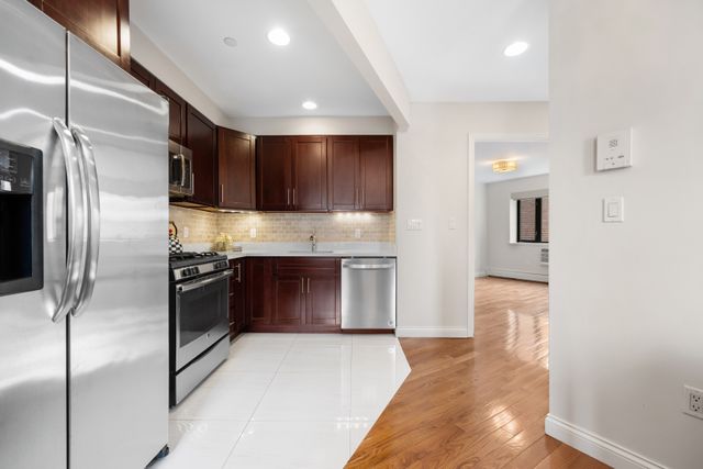 456 W 167th St Apt 4D, New York City, NY 10032