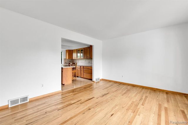 33735 Kennedy Drive, Sterling Heights, MI 48310