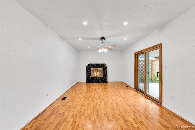 33735 Kennedy Drive, Sterling Heights, MI 48310