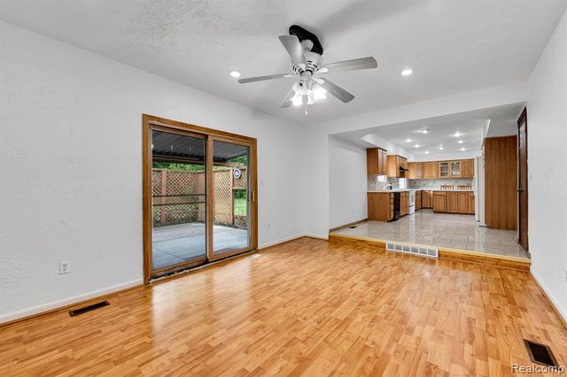 33735 Kennedy Drive, Sterling Heights, MI 48310