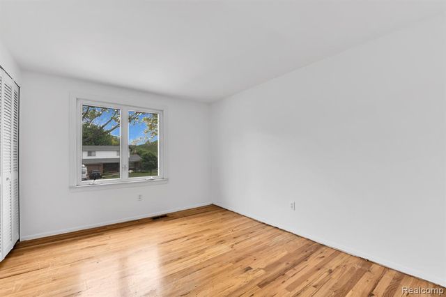 33735 Kennedy Drive, Sterling Heights, MI 48310