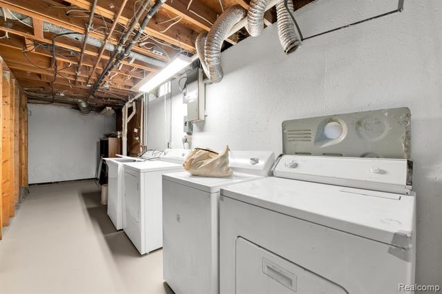 33735 Kennedy Drive, Sterling Heights, MI 48310