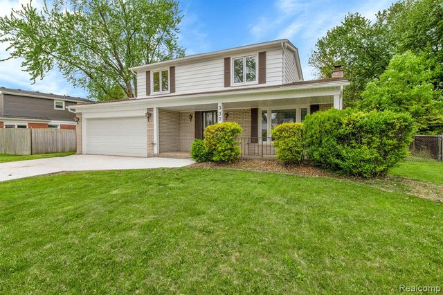 33735 Kennedy Drive, Sterling Heights, MI 48310