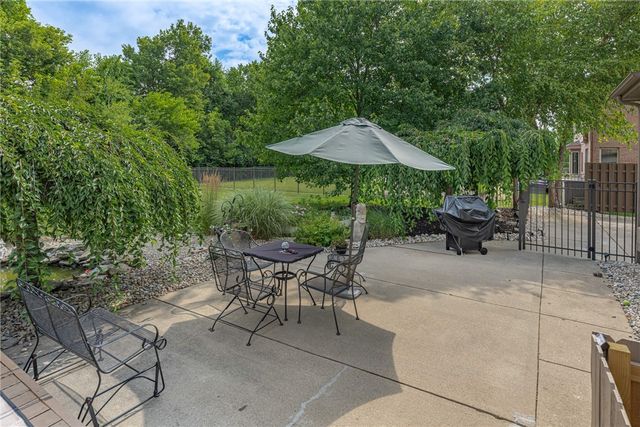 130 Edinburgh Drive, Springboro, OH 45066