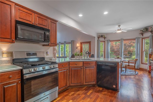 130 Edinburgh Drive, Springboro, OH 45066