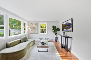 28 Mulberry Ln, Ashland, MA 01721