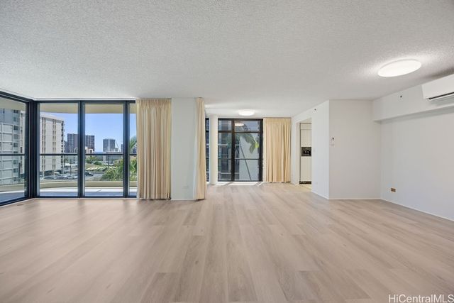 1015 Wilder Avenue 503, Honolulu, HI 96822
