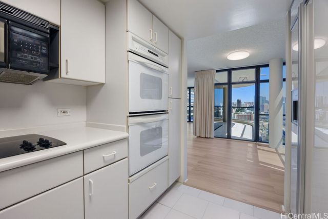 1015 Wilder Avenue 503, Honolulu, HI 96822