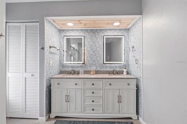 926 SKLAR DRIVE W, Venice, FL 34293