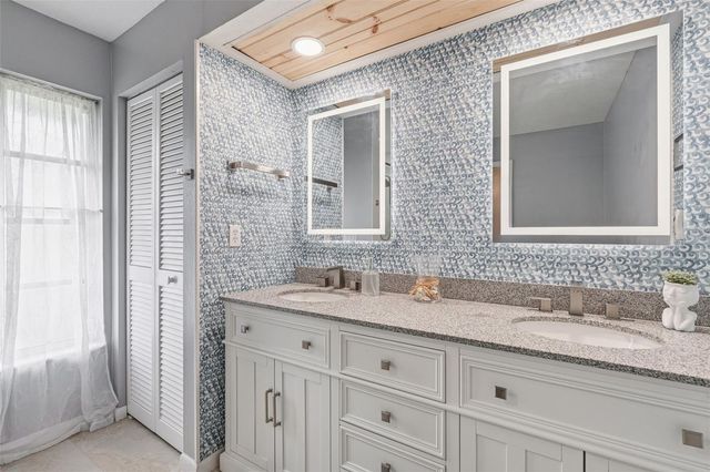 926 SKLAR DRIVE W, Venice, FL 34293