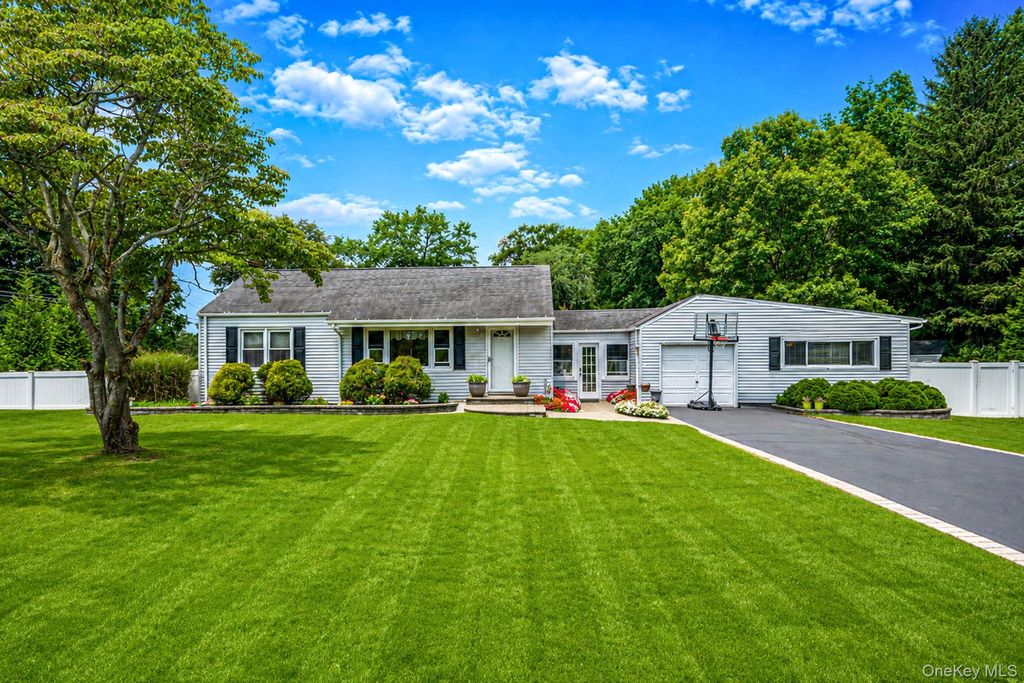 19 Ridgeley Road, Smithtown, NY 11787 — exterior