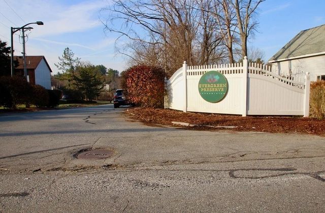 2200 Skyline Dr 6, Lowell, MA 01854