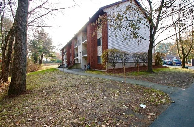 2200 Skyline Dr 6, Lowell, MA 01854