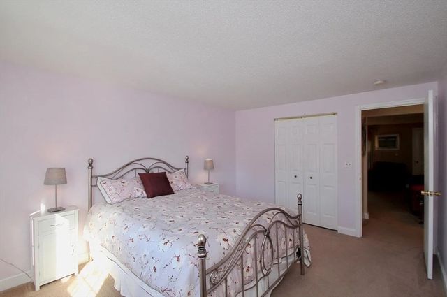 2200 Skyline Dr 6, Lowell, MA 01854