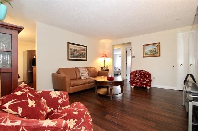 2200 Skyline Dr 6, Lowell, MA 01854