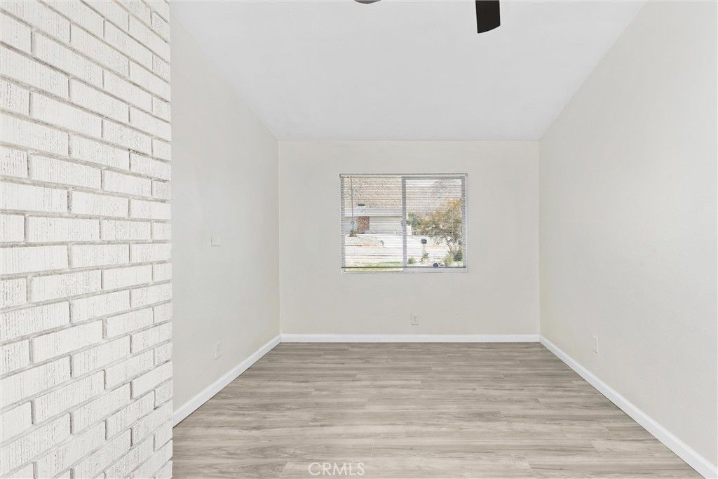 Image 16 of property listing at 15944 Wintun Road, Apple Valley, CA 92307