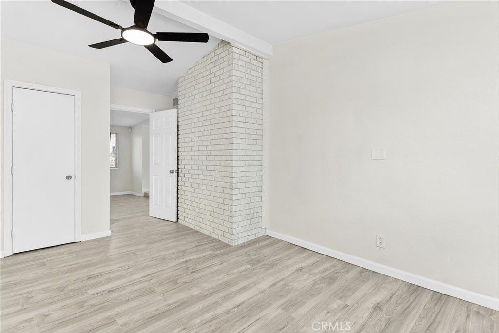 Image 17 of property listing at 15944 Wintun Road, Apple Valley, CA 92307