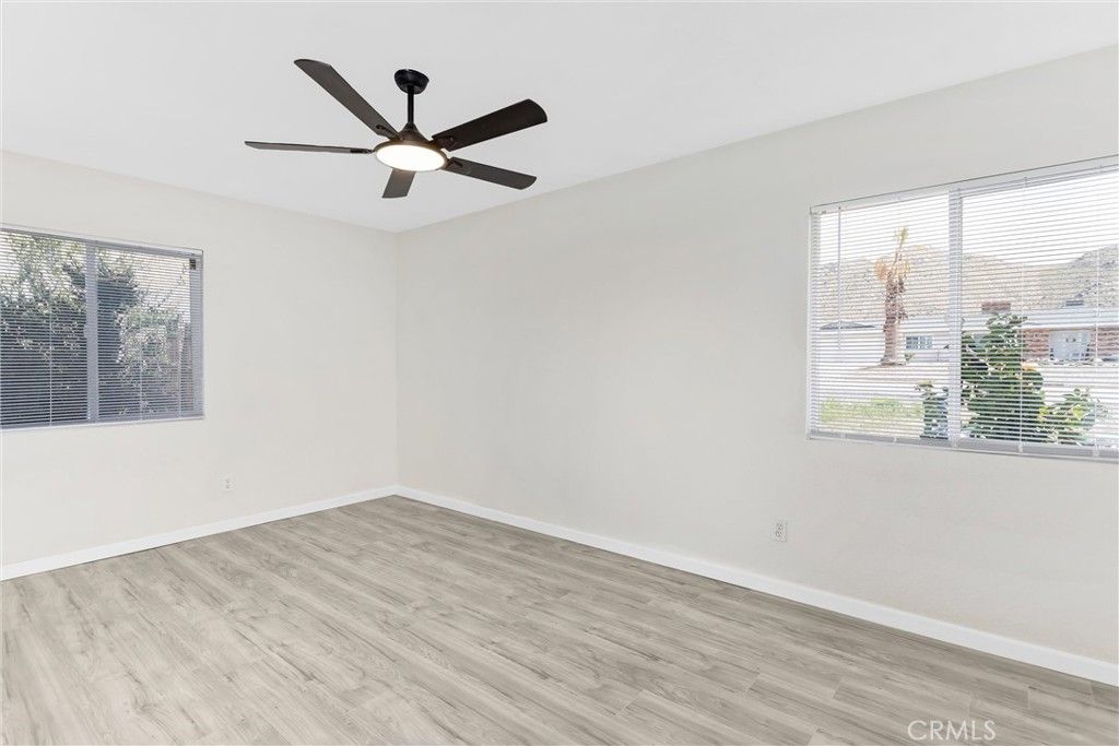 Image 22 of property listing at 15944 Wintun Road, Apple Valley, CA 92307