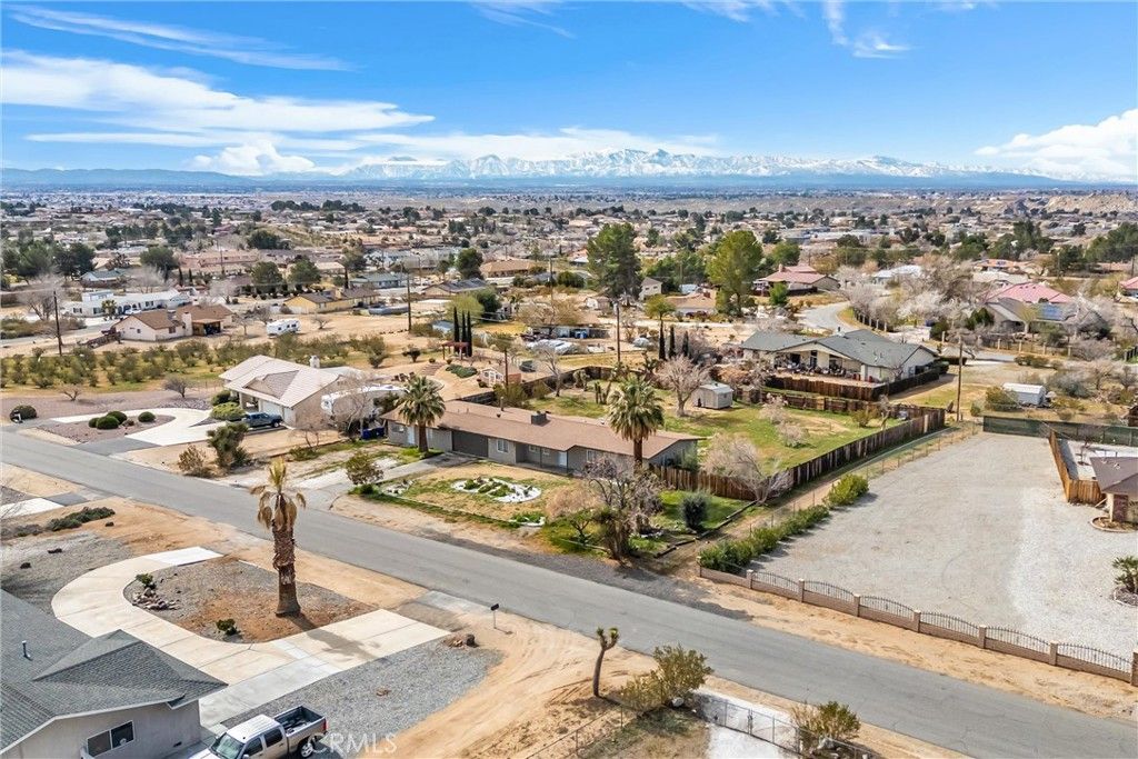 Image 44 of property listing at 15944 Wintun Road, Apple Valley, CA 92307