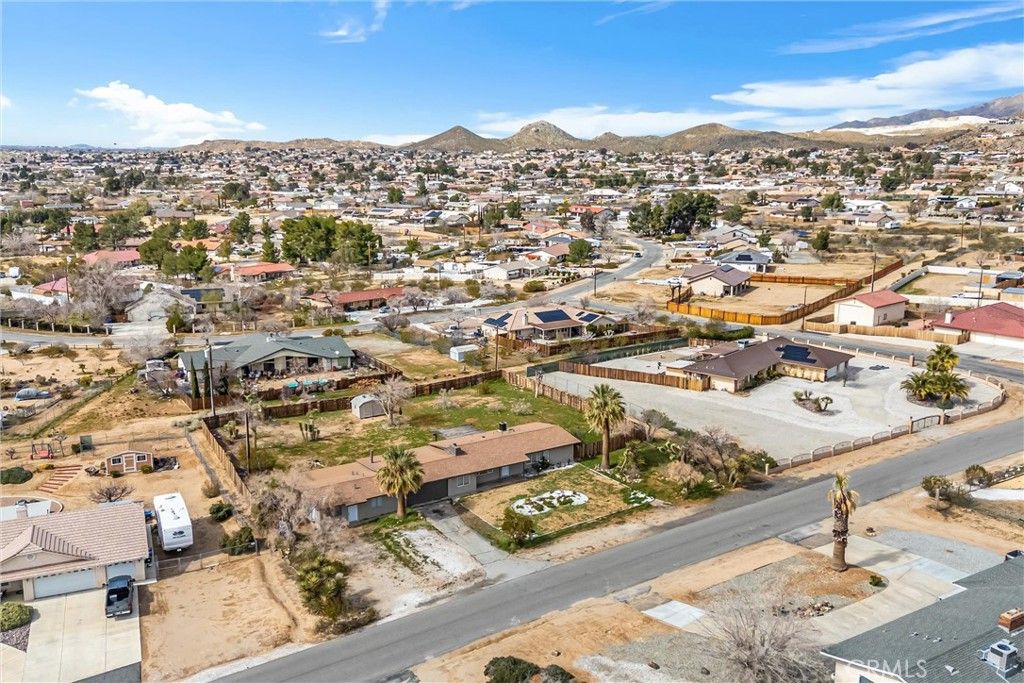 Image 46 of property listing at 15944 Wintun Road, Apple Valley, CA 92307