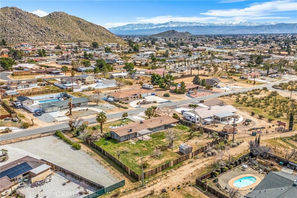 Image 49 of property listing at 15944 Wintun Road, Apple Valley, CA 92307