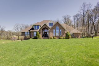 22 Laurelwood Drive, Mount Vernon, OH 43050