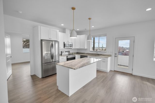 1122 W Ashley Way, Moses Lake, WA 98837