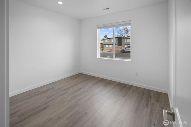 1122 W Ashley Way, Moses Lake, WA 98837