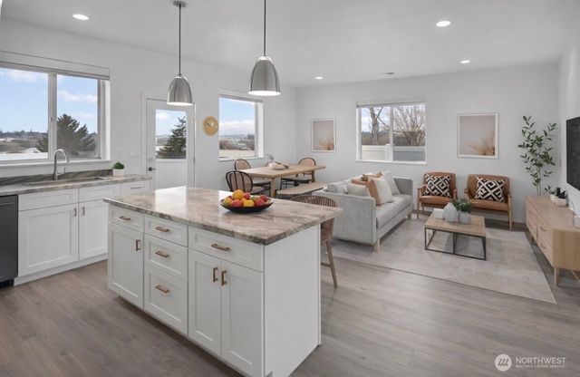 1122 W Ashley Way, Moses Lake, WA 98837