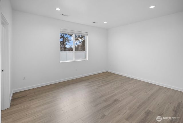 1122 W Ashley Way, Moses Lake, WA 98837