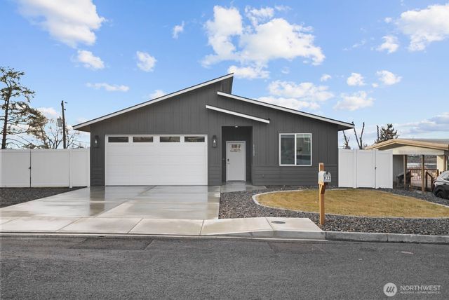 1122 W Ashley Way, Moses Lake, WA 98837