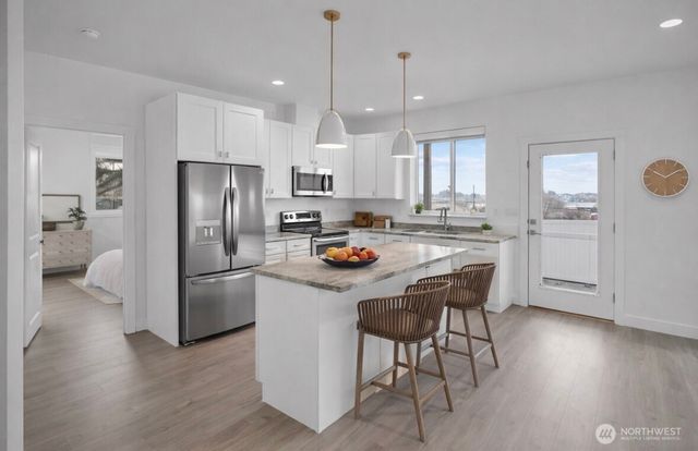 1122 W Ashley Way, Moses Lake, WA 98837