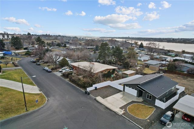 1122 W Ashley Way, Moses Lake, WA 98837