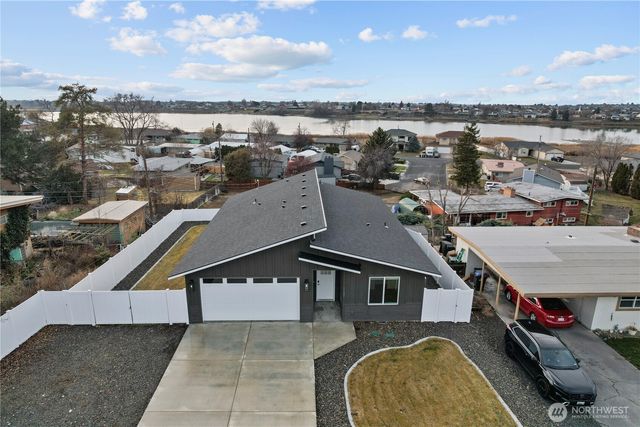 1122 W Ashley Way, Moses Lake, WA 98837