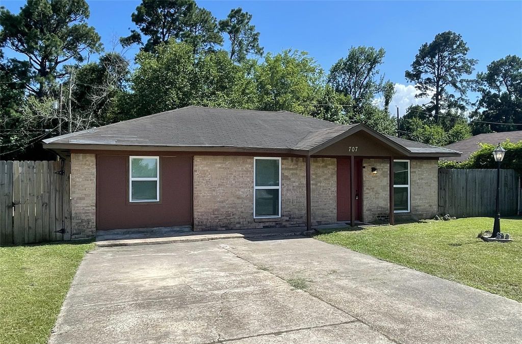 707 Magnolia Avenue, Crosby, TX 77532
