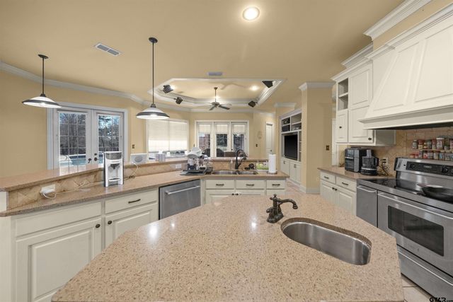 264 County Road 1431, Jacksonville, TX 75766