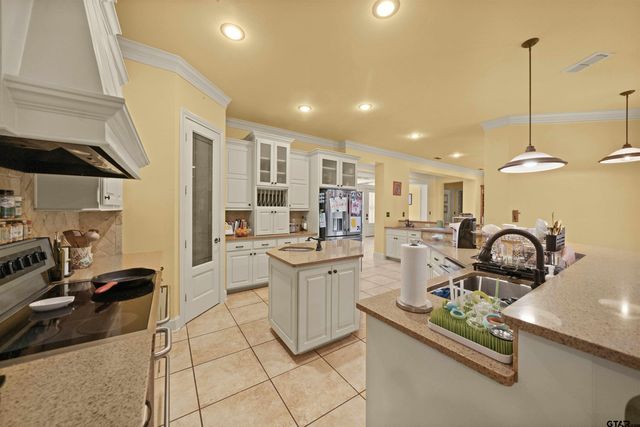 264 County Road 1431, Jacksonville, TX 75766