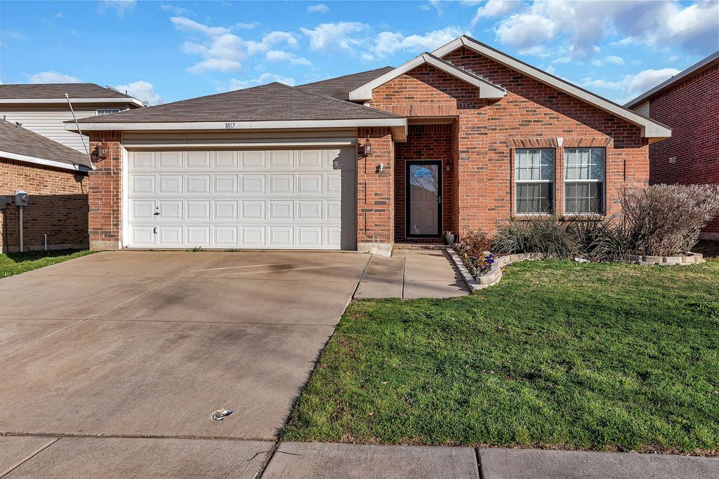 1817 Kittredge Way, Fort Worth, TX 76247