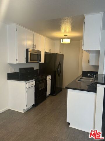 4353 Coldwater Canyon Avenue 305, Studio City, CA 91604