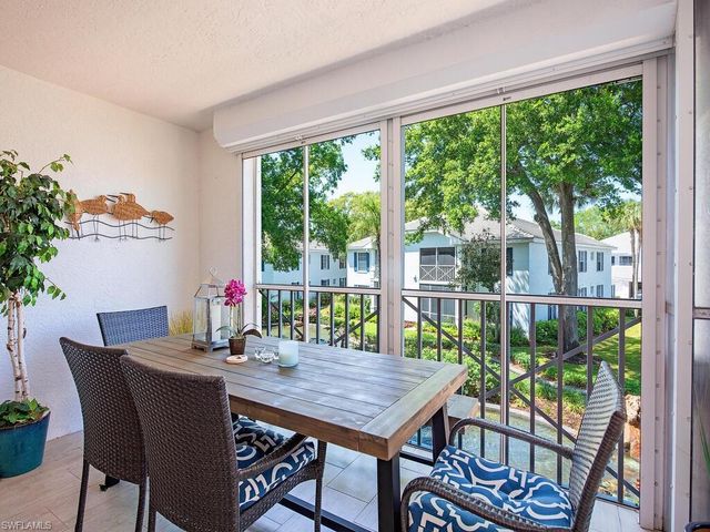 7074 Barrington CIR 202, Naples, FL 34108