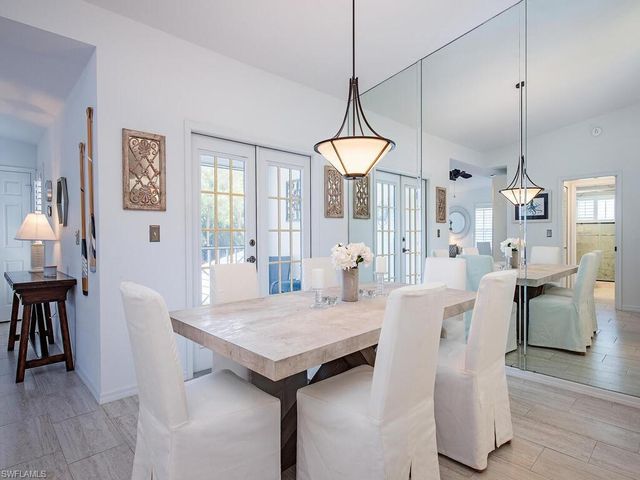 7074 Barrington CIR 202, Naples, FL 34108