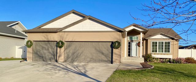 3037 Claire Drive E, West Fargo, ND 58078