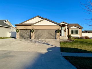 3037 Claire Drive E, West Fargo, ND 58078