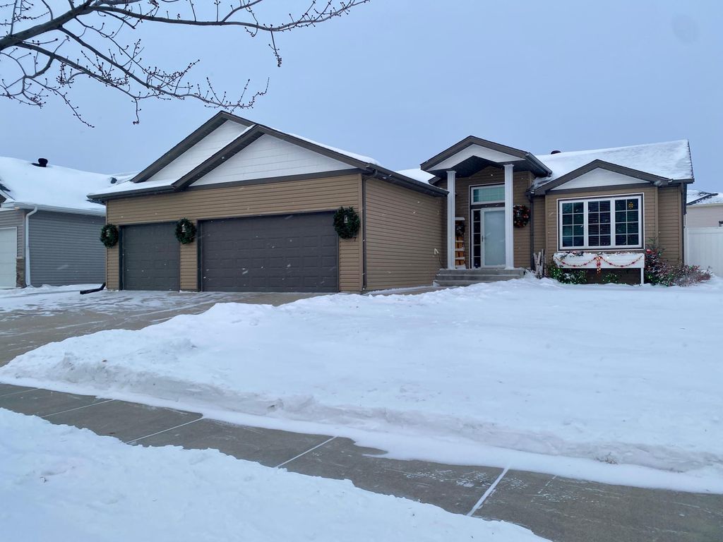 3037 Claire Drive E, West Fargo, ND 58078