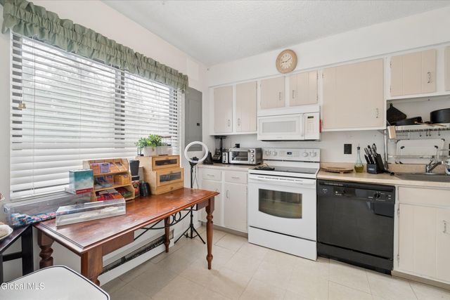 82 Crestwood Terrace, Albany, NY 12203