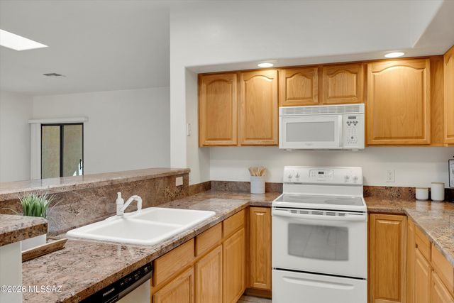 85 N Dixie Avenue, Tucson, AZ 85710