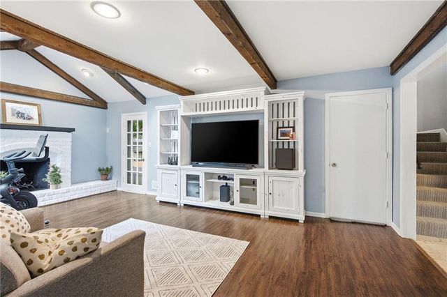 8845 Nall Avenue, Overland Park, KS 66207