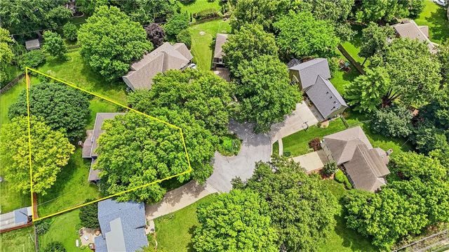 8845 Nall Avenue, Overland Park, KS 66207