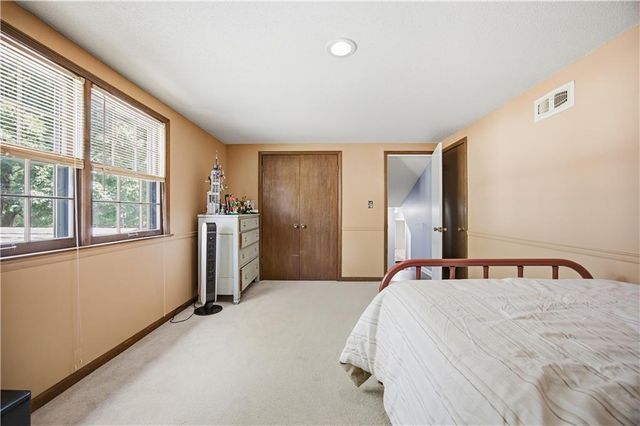 8845 Nall Avenue, Overland Park, KS 66207